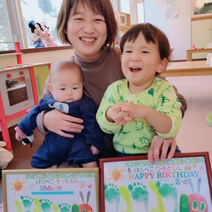 静岡市 駿河区 レイママ会 足型アート はらぺこあおむし風 子育てシェア